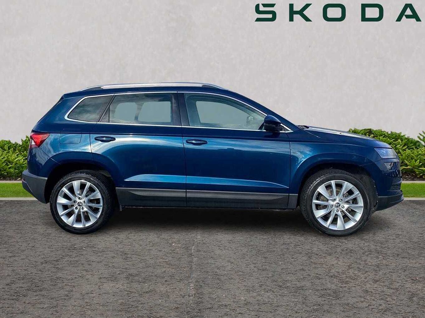 SKODA Karoq Estate 1.5 TSI SE L 5dr DSG